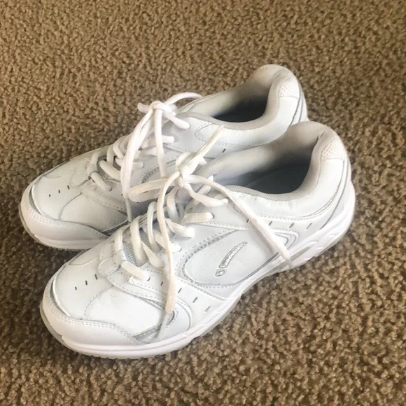 All white tennis shoes 😍 - Picture 3 of 6